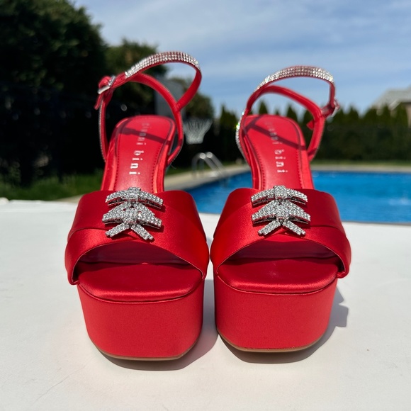 NWT Gianni Bini 10 Dempsey Red Satin Bow Platform Sandals - Picture 12 of 15